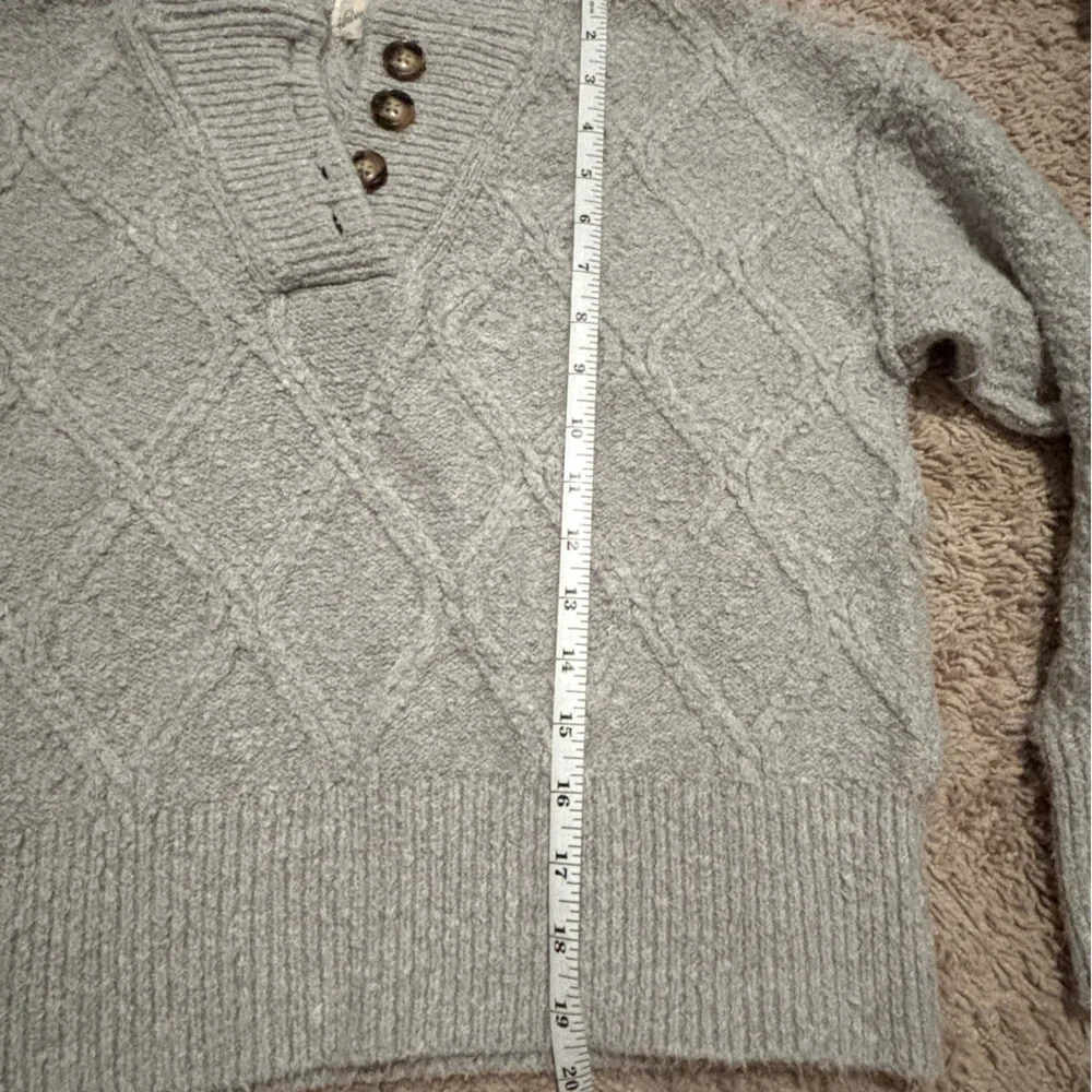 Grey Sweter - Picture 4 of 4